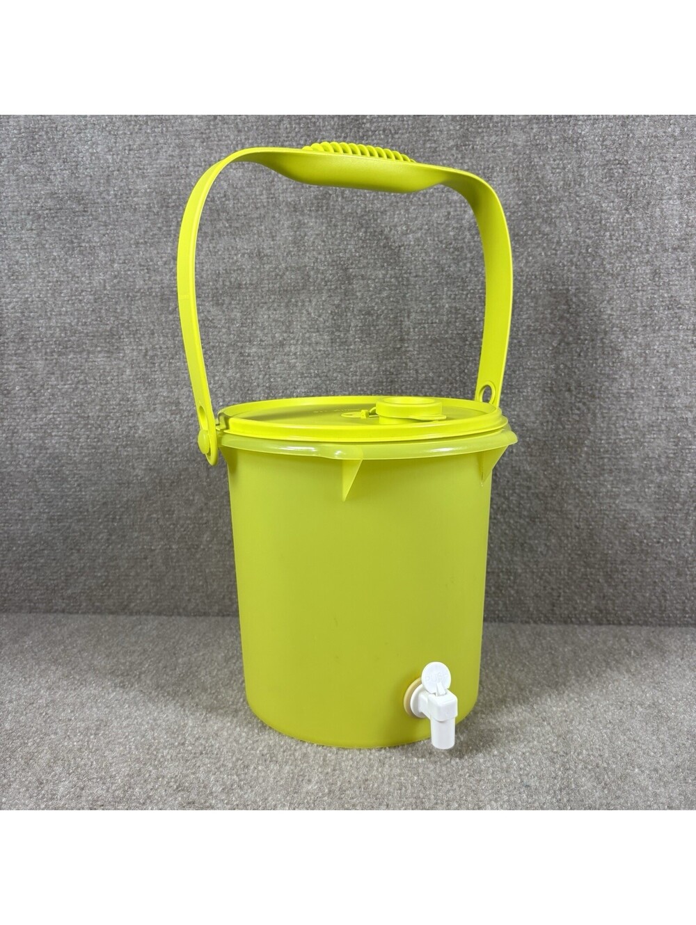 Tupperware Drink Dispenser 5 L Canister Spigot/Handle/Lid Neon Green Bucket 4653